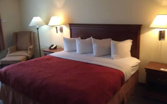 photo 4 of Baymont by Wyndham Clinton