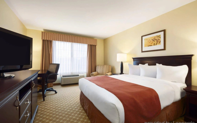 photo 5 of Country Inn & Suites by Radisson, Clinton, IA