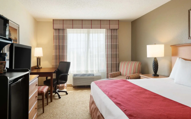 photo 4 of Country Inn & Suites by Radisson, Davenport - Quad Cities