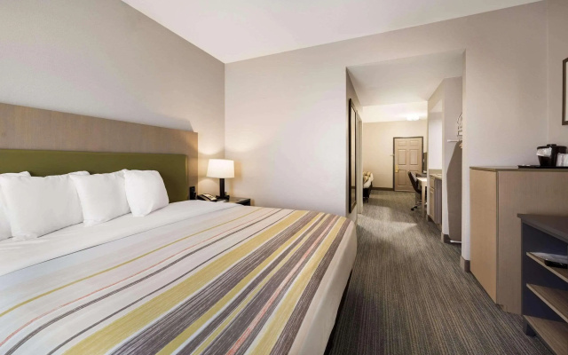 photo 3 of Country Inn & Suites by Radisson, Freeport, IL