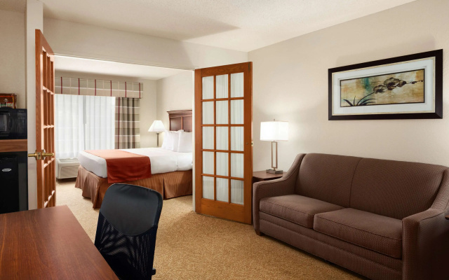photo 3 of Country Inn & Suites by Radisson, Grand Rapids Airport, MI
