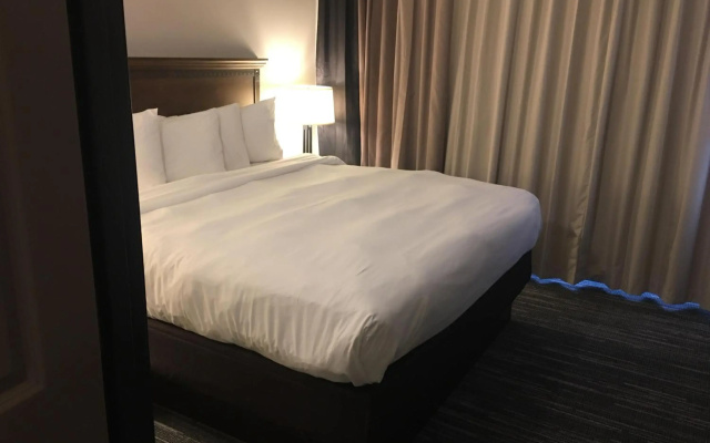 photo 3 of Country Inn & Suites by Radisson, Grand Rapids East, MI