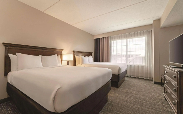 photo 5 of Country Inn & Suites by Radisson, Grand Rapids East, MI
