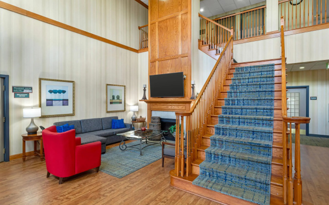 photo 2 of Country Inn & Suites by Radisson, Jacksonville West, FL