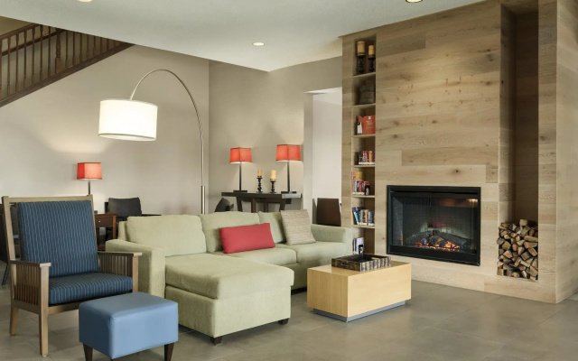 photo 2 of Country Inn & Suites by Radisson, Kansas City at Village West, KS