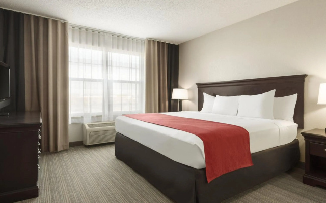 photo 5 of Country Inn & Suites by Radisson, Kansas City at Village West, KS