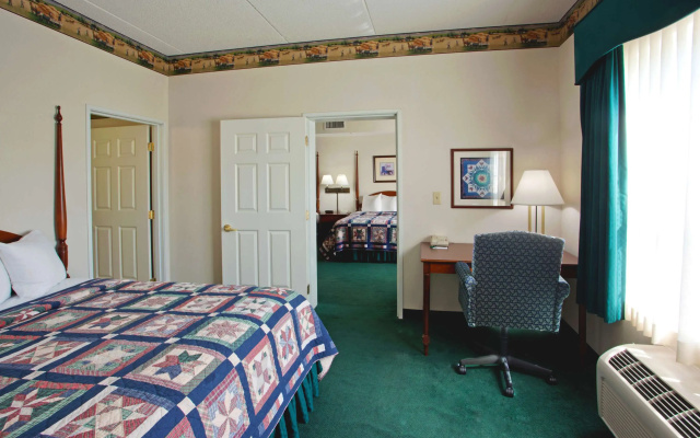 photo 3 of Parkview Inn & Suites Lancaster