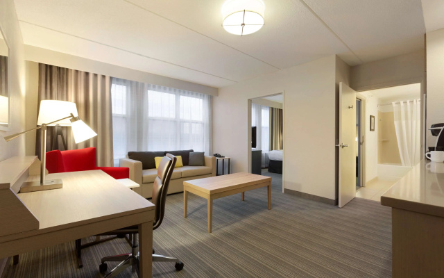 photo 4 of Country Inn & Suites by Radisson, Bloomington at Mall of America, MN