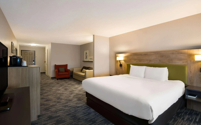 photo 5 of Country Inn & Suites by Radisson, Marion, IL