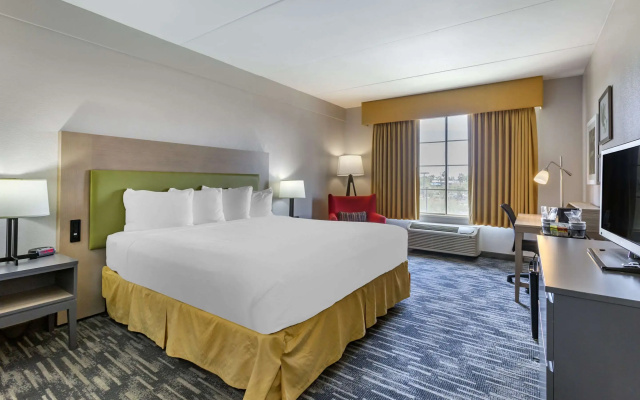 photo 3 of Country Inn & Suites by Radisson, Mesa, AZ