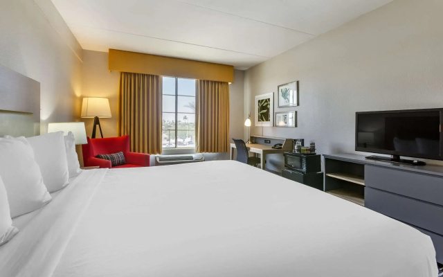 photo 4 of Country Inn & Suites by Radisson, Mesa, AZ