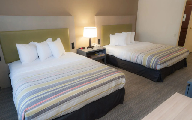 photo 5 of Country Inn & Suites by Radisson, Milwaukee Airport, WI