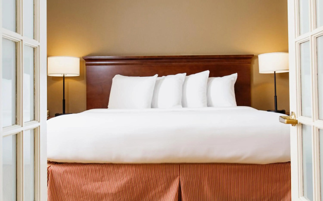 photo 4 of Country Inn & Suites by Radisson, Milwaukee West (Brookfield), WI