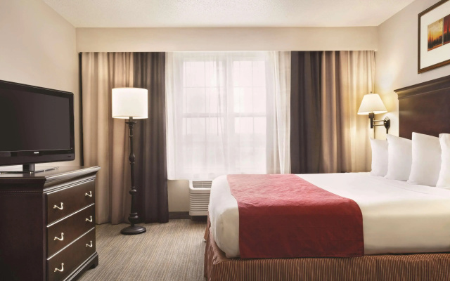 photo 4 of Country Inn & Suites by Radisson, Moline Airport