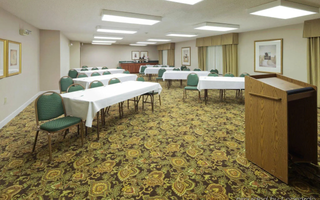 photo 5 of Country Inn & Suites by Radisson, Montgomery East, AL