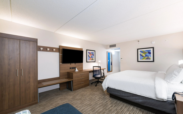 photo 5 of Holiday Inn Express Naperville by IHG