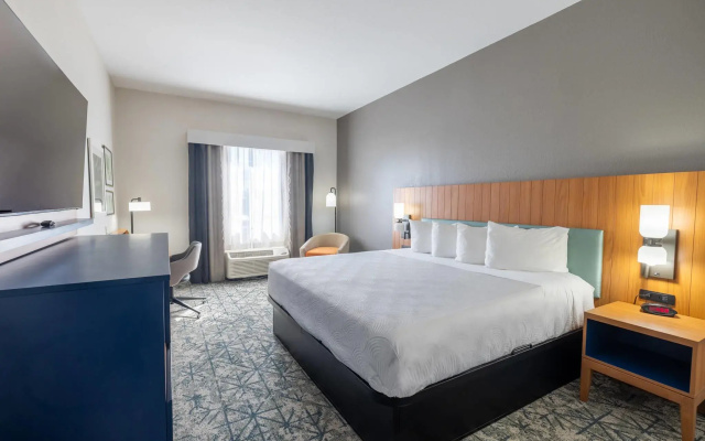 photo 5 of Country Inn & Suites by Radisson, St. Petersburg - Clearwater, FL