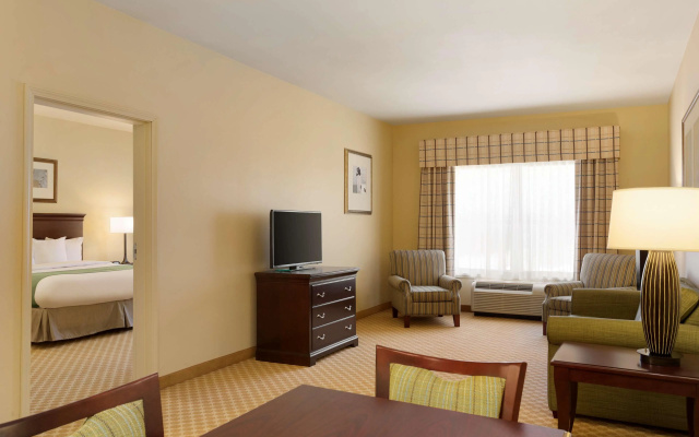 photo 3 of Country Inn & Suites by Radisson, Pineville, LA