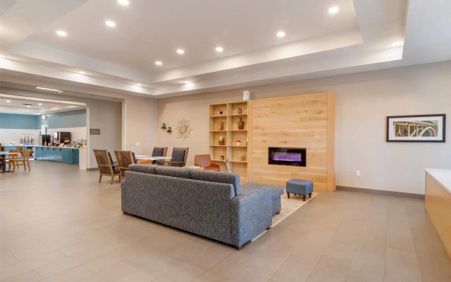photo 2 of Country Inn & Suites by Radisson, Savannah Airport, GA