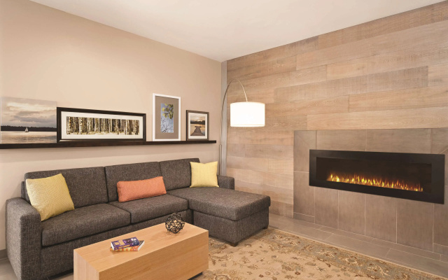 photo 3 of Country Inn & Suites by Radisson, Savannah Midtown, GA