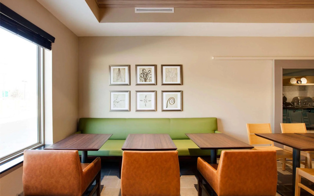 photo 5 of Country Inn & Suites by Radisson, Springfield Southeast