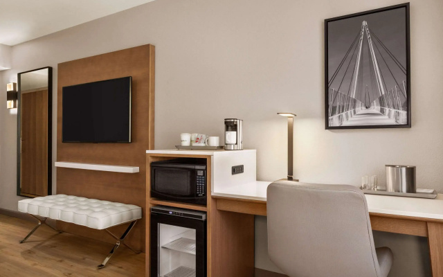 photo 4 of Radisson Hotel Sunnyvale – Silicon Valley