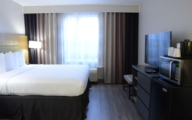 photo 3 of Country Inn & Suites by Radisson, Buford at Mall of Georgia, GA