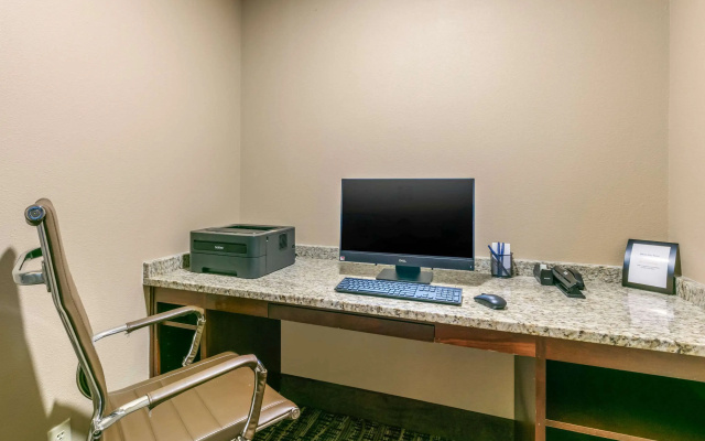 photo 2 of Comfort Inn & Suites Nashville Franklin Cool Springs