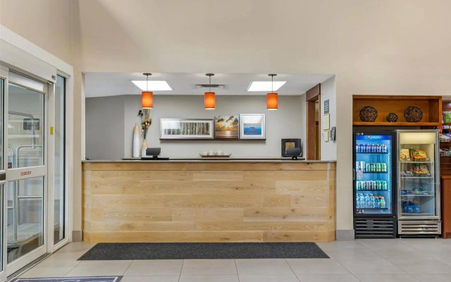 photo 5 of Country Inn & Suites by Radisson, Des Moines West, IA