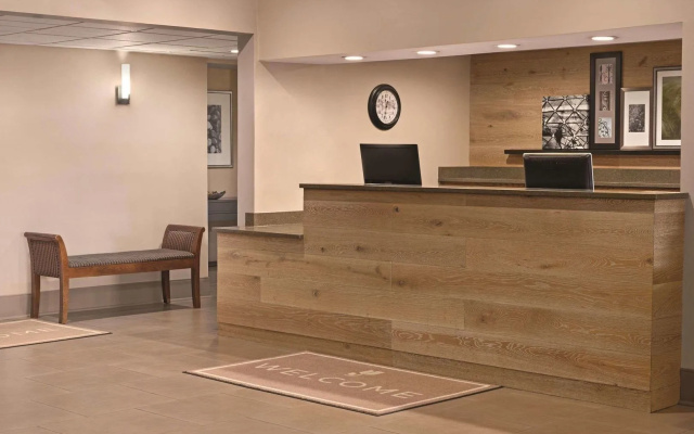 photo 2 of Country Inn & Suites by Radisson, Georgetown, KY