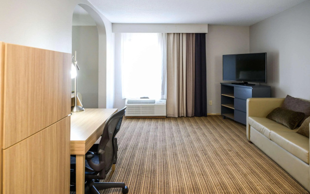 photo 2 of Country Inn & Suites by Radisson, Greenfield, IN