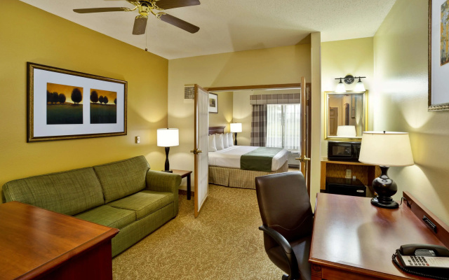 photo 4 of Country Inn & Suites by Radisson, Marion, OH