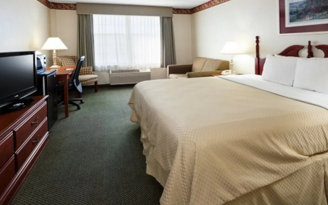 photo 4 of Country Inn & Suites by Radisson, Newark, DE