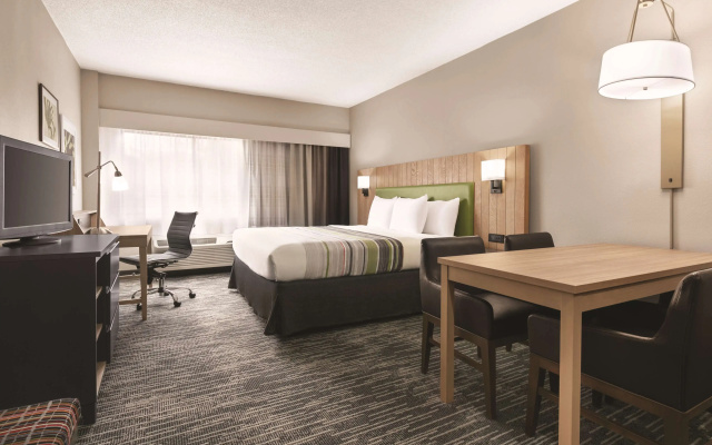 photo 4 of Country Inn & Suites by Radisson, Williamsburg East (Busch Gardens), VA