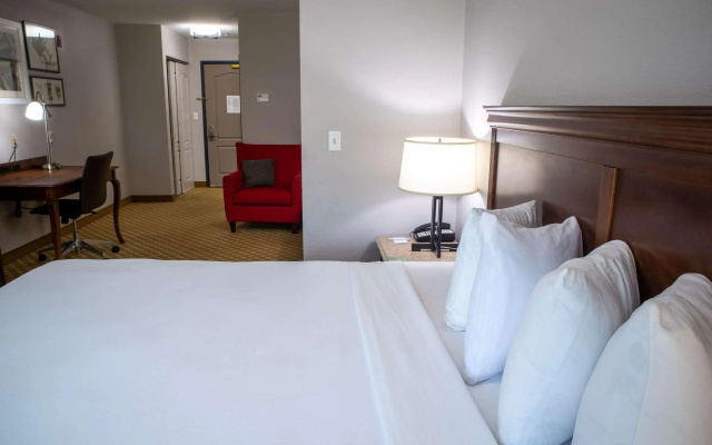 photo 3 of Country Inn & Suites by Radisson, Wilmington, NC