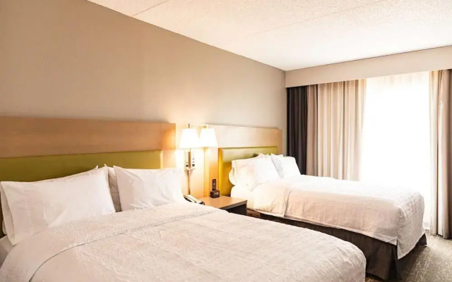 photo 4 of Hampton Inn & Suites Newark Airport Elizabeth