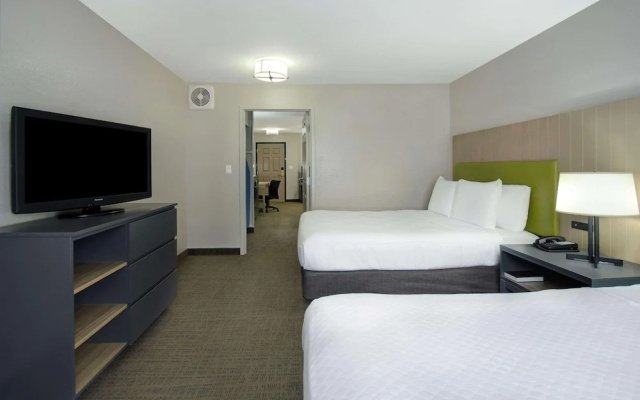photo 2 of Country Inn & Suites By Carlson Cincinnati-Airport