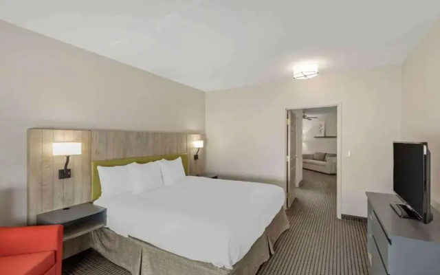 photo 4 of Country Inn & Suites by Radisson, Elk Grove Village/Itasca