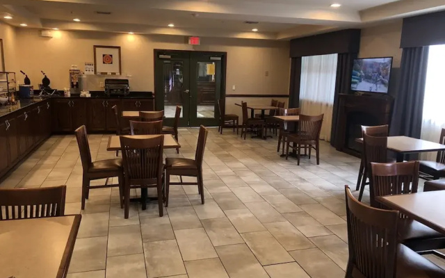 photo 3 of Country Inn & Suites by Radisson, Port Charlotte, FL