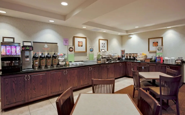 photo 4 of Country Inn & Suites by Radisson, Port Charlotte, FL