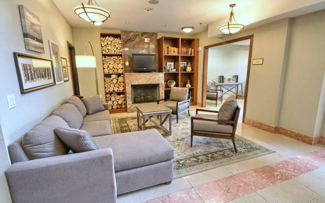 photo 2 of Country Inn & Suites by Radisson, Dearborn, MI