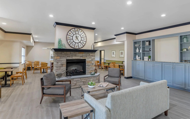photo 2 of Country Inn & Suites by Radisson, Ashland - Hanover, VA