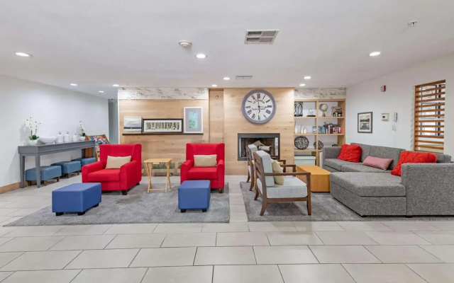 photo 2 of Country Inn & Suites by Radisson, Lewisville, TX