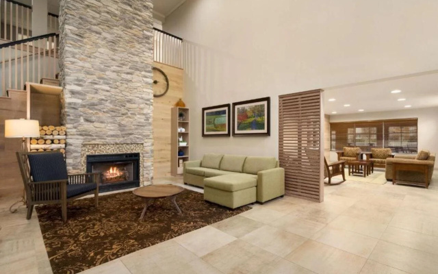 photo 2 of Country Inn & Suites by Radisson, Williamsburg Historic Area, VA