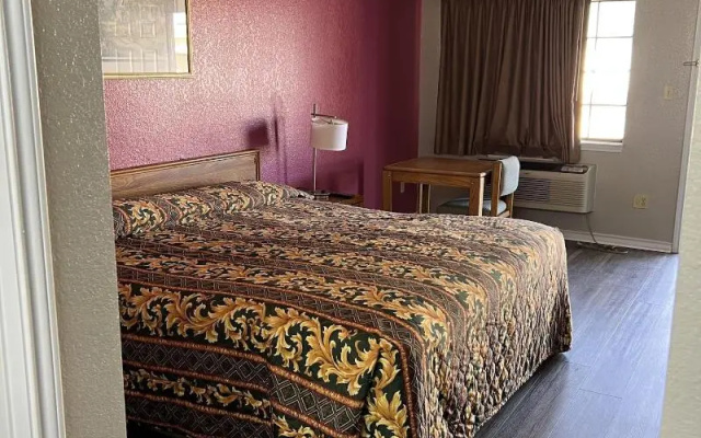 photo 3 of Country Inn Motel