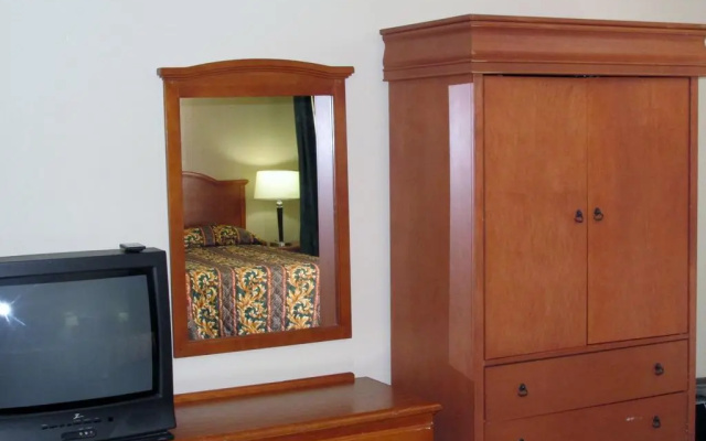 photo 3 of Country Inn Motel
