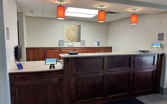 photo 2 of Country Inn & Suites By Carlson St Paul Ne