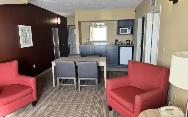 photo 4 of Country Inn & Suites By Carlson St Paul Ne