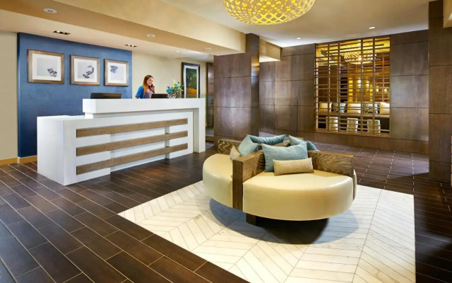 photo 2 of Country Inn & Suites By Carlson Calabasas