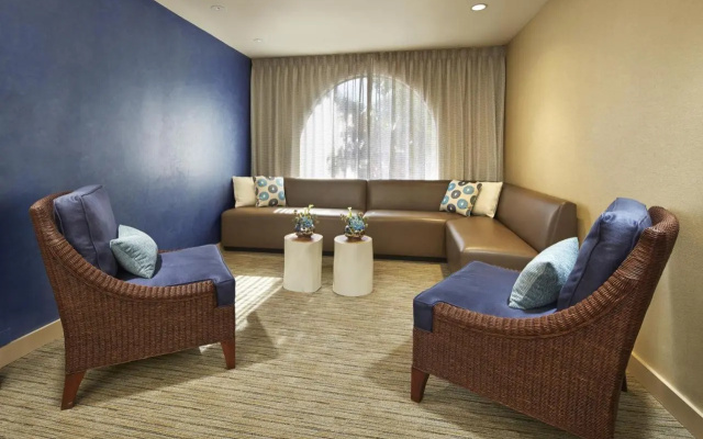 photo 3 of Country Inn & Suites By Carlson Calabasas